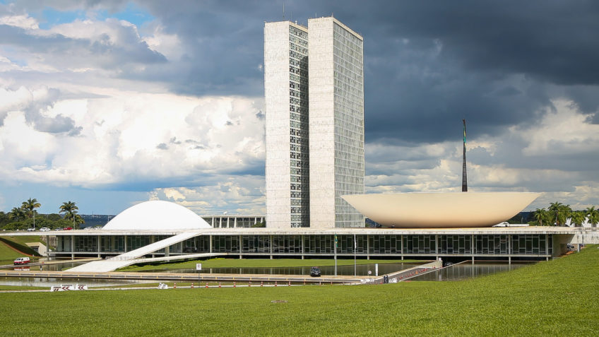 O que pensam os brasileiros sobre o aumento do número de deputados