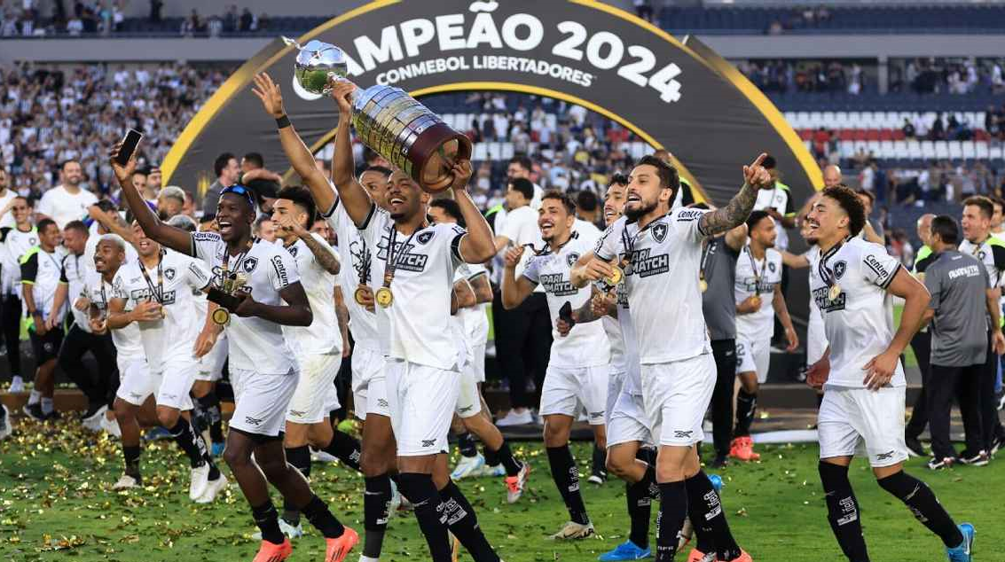 Botafogo vence o Atlético-MG com um a menos desde o início e conquista a Libertadores de forma heroica