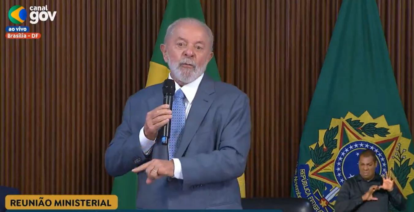 Governo Lula perdido após tarifa de Trump recorre ao STF