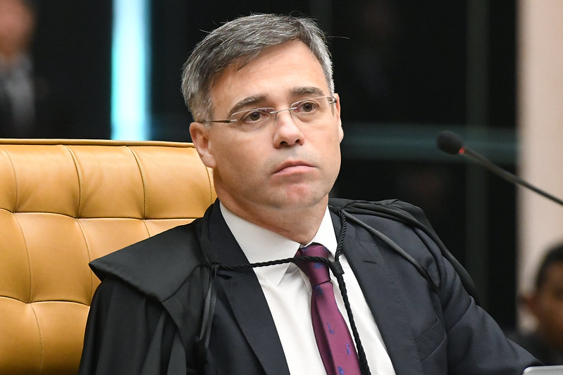 Mendonça se manifesta sobre ação de Flávio Bolsonaro contra Haddad