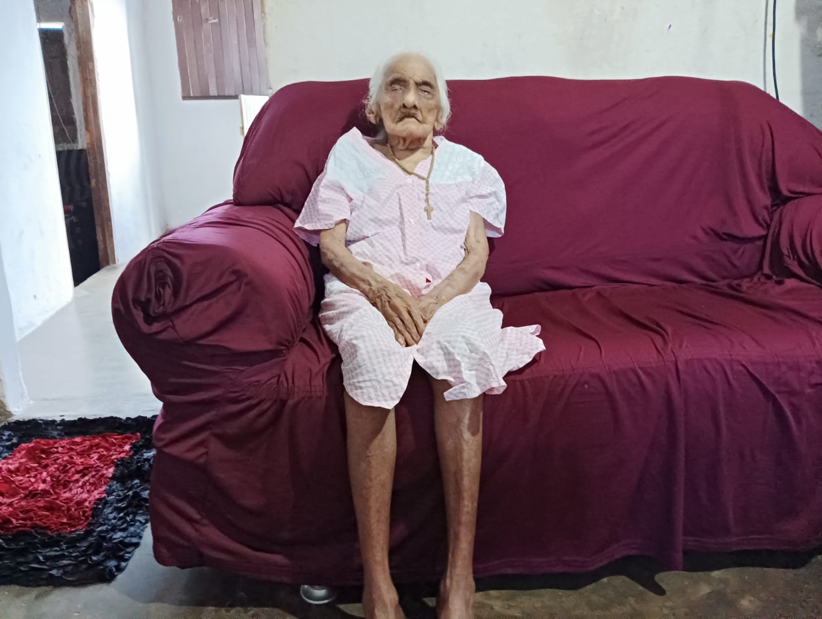 Francisca Leandra dos Santos (D. Chiquinha)  comemora aniversário de 106 anos: ‘sobrevivendo a quase tudo do século passado’.
