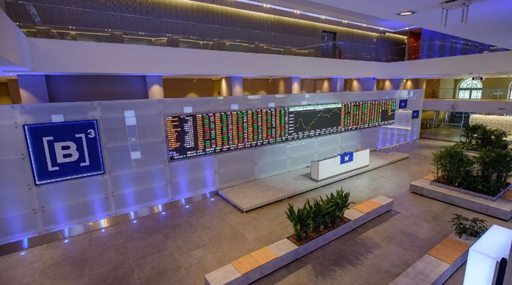 Brasil registra maior saída de capital estrangeiro em nove anos