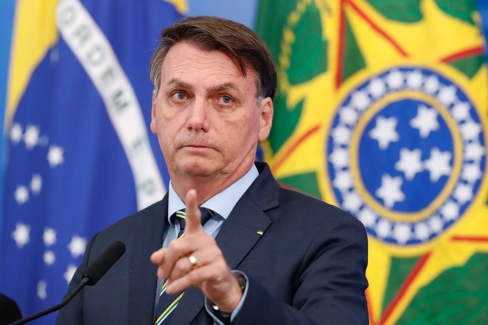 Moraes dá 48 horas para Bolsonaro explicar suposto “risco de fuga”