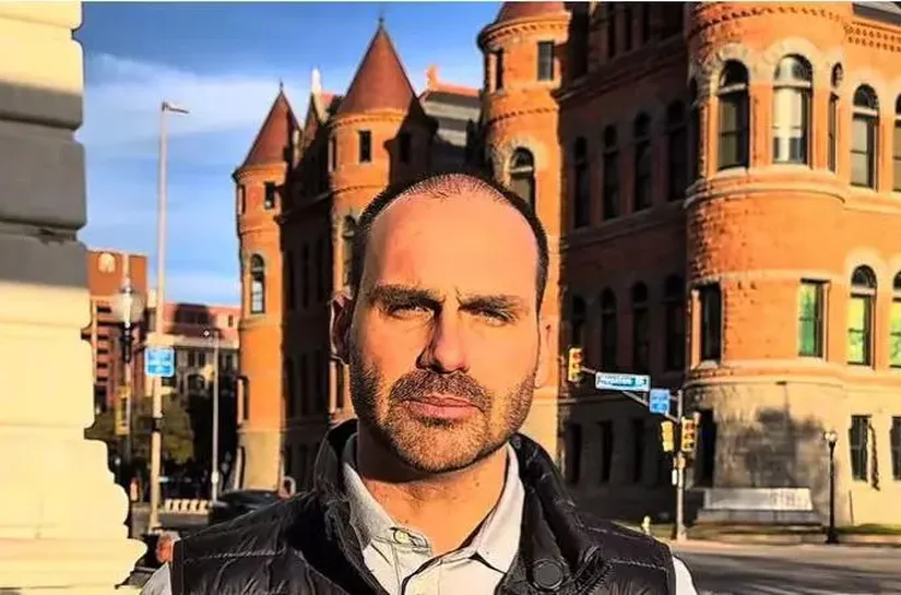Urgente: Eduardo Bolsonaro anuncia licença do mandato e mudança para os EUA