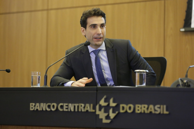 BC alerta para cenário inflacionário e sinaliza juros altos por mais tempo