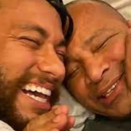 Casagrande diz que família Neymar ‘está acabando com Santos’ e fará o mesmo com Seleção