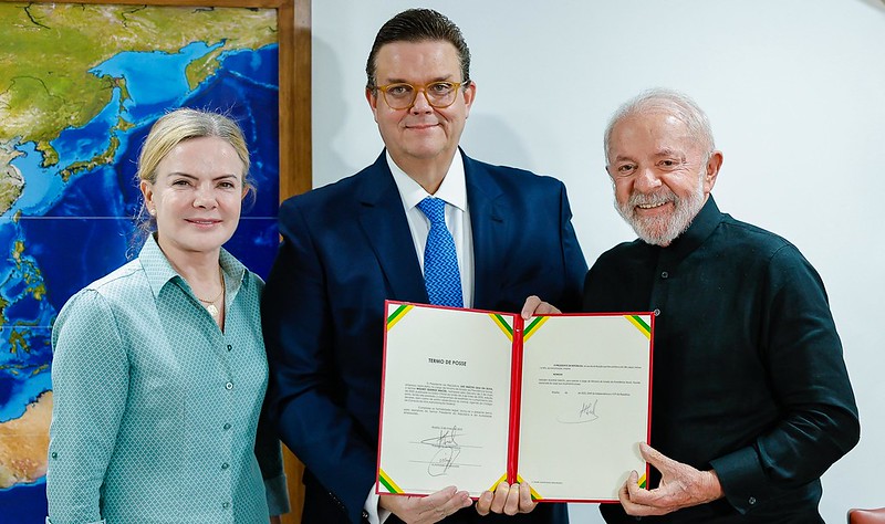 Damares entra com ação popular para barrar posse de novo ministro