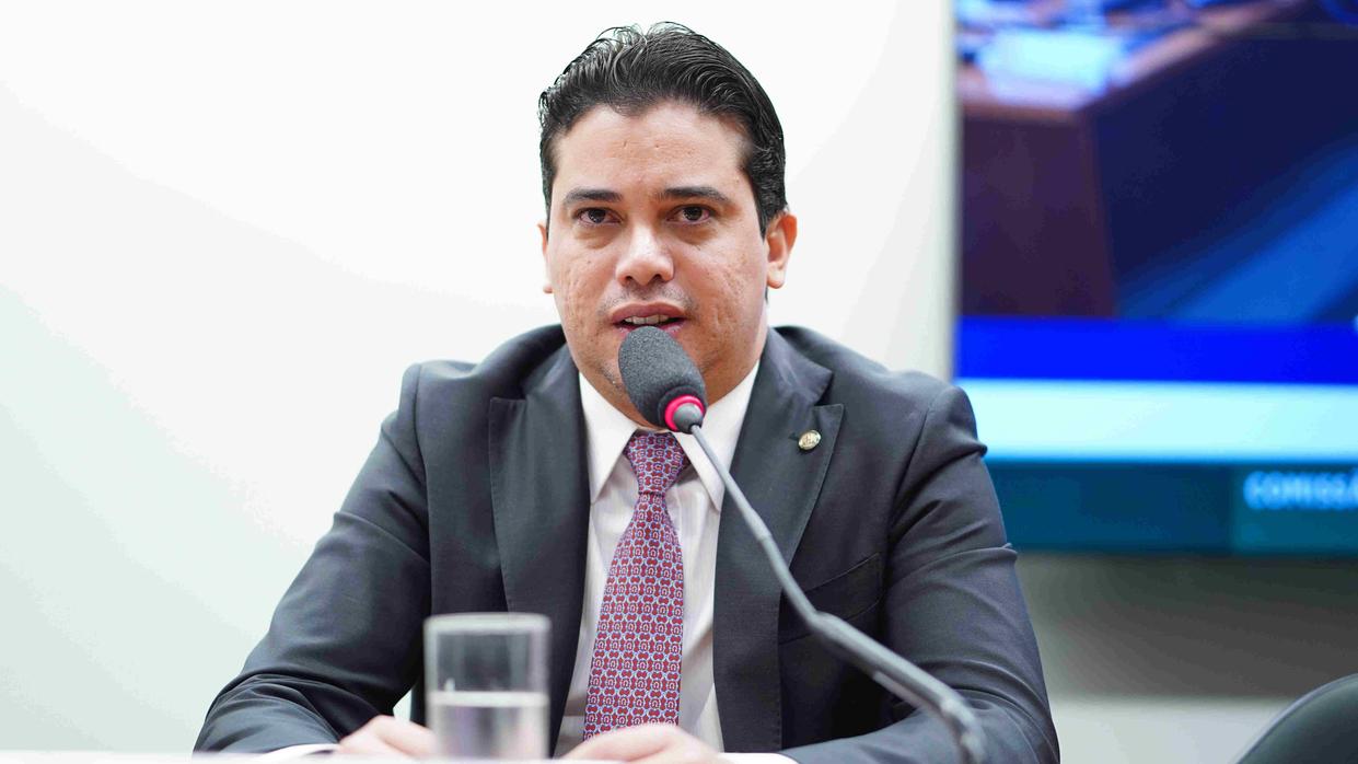 Líder do governo na Câmara e ex-presidente do Senado e deputado Yury do Paredão são citados em investigação de desvio de emendas no caso do deputado federal Júnior Mano