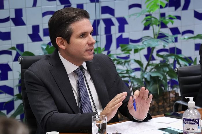 Carlos Jordy Deputado do PL bate boca com Presidente da Câmara Hugo Mota