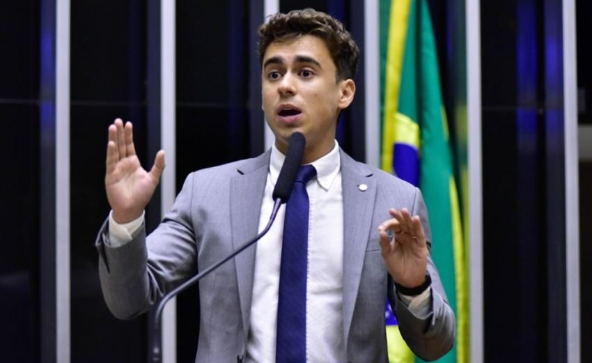 Nikolas Ferreira protocola pedido de impeachment contra Lula