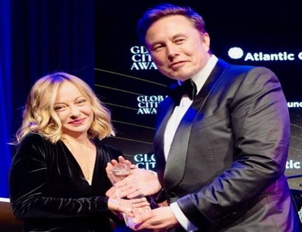 Itália fecha parceria com SpaceX, de Elon Musk