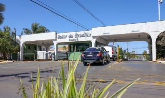 Moraes determina vistorias em todos os veículos que saírem da casa de Bolsonaro