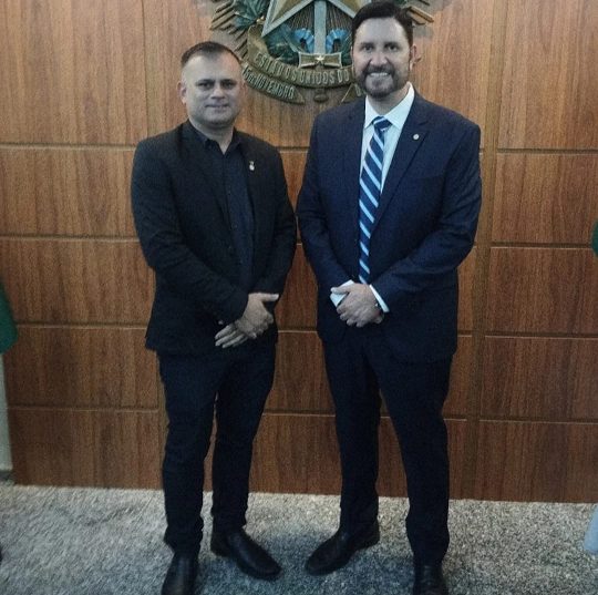 Administrador Antônio Tabosa, Conselheiro do CRA-CE, felicita Deputado Romeu Aldigueri pelo seu aniversário
