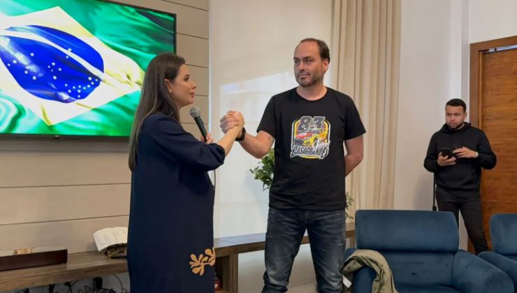 Carlos Bolsonaro: declarar-se após impasse em SC com Carol de Toni