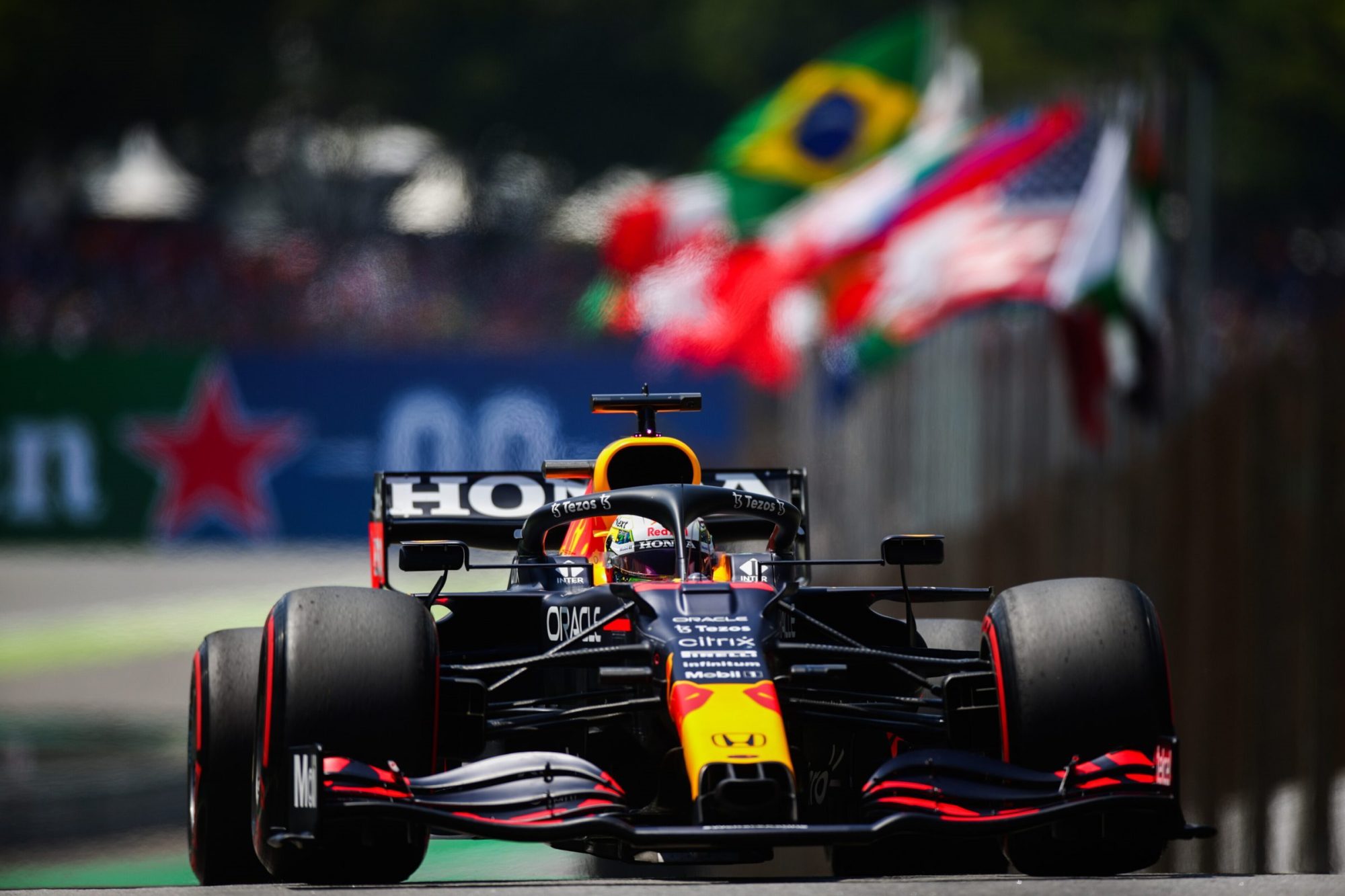 Max Verstappen faz a pole position do GP de Abu Dhabi de F1